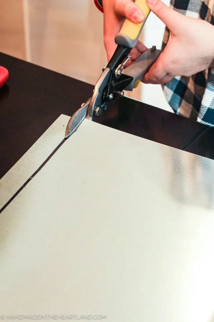 cutting metal sheet