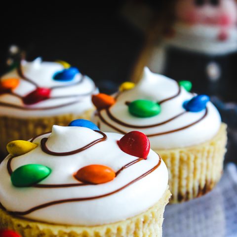 Christmas eggnog cheesecake cupcakes