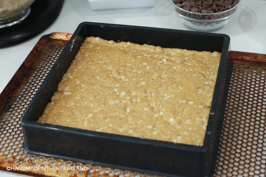 pre-baked oatmeal cookie crust for carmelitas